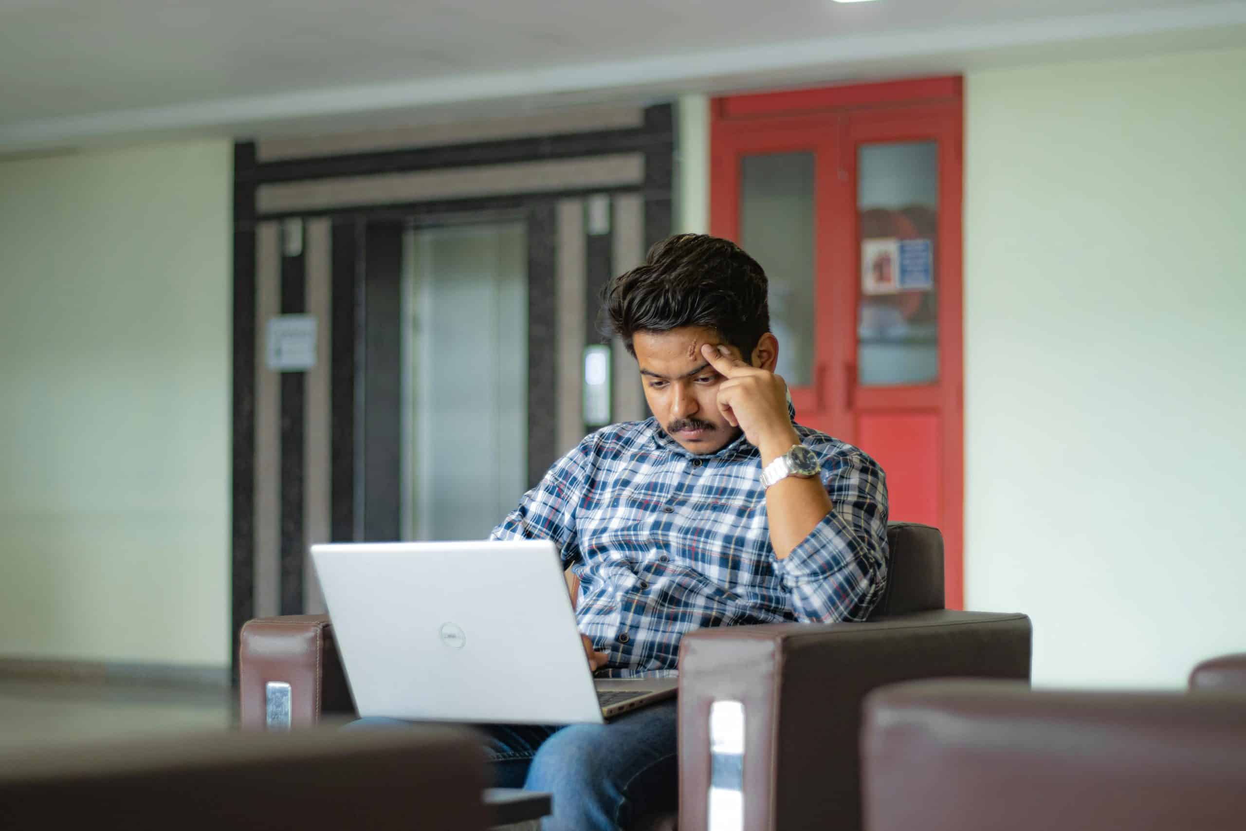 Devenir freelance en étant étudiant : le guide pour allier études et activité professionnelle